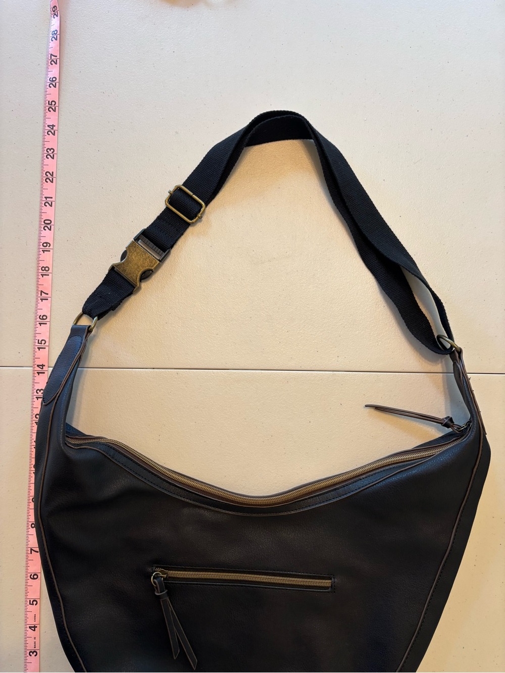 Time and Tru Black Hobo Bag with Cream Chevron Lining - Picture 4 of 6
